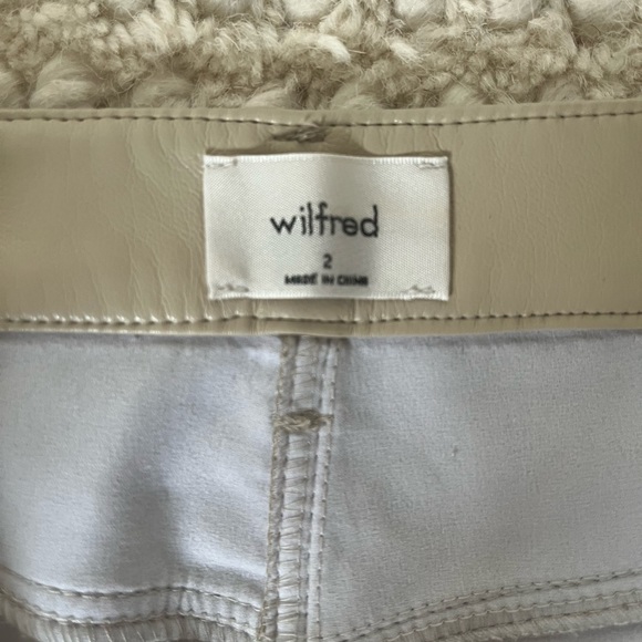 Aritzia Melina Shorts - Picture 2 of 2